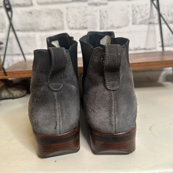 Naot Womens Ruzgar Gray Chelsea Boots EUR 41 10 Ankle Leather Suede Bootie - Picture 2 of 7
